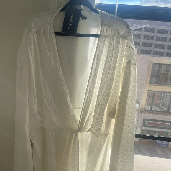 Pretty Little Thing Muslin wrap dress - Picture 2 of 3